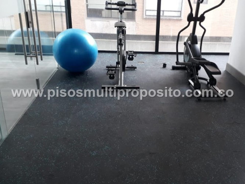 Piso MultiGym gimnasio edificio residencial. Bogotá - 2019