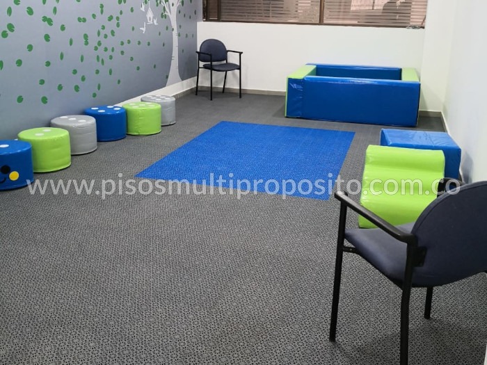 Piso MultiUsos salas de espera institucional. Bogotá - 2018