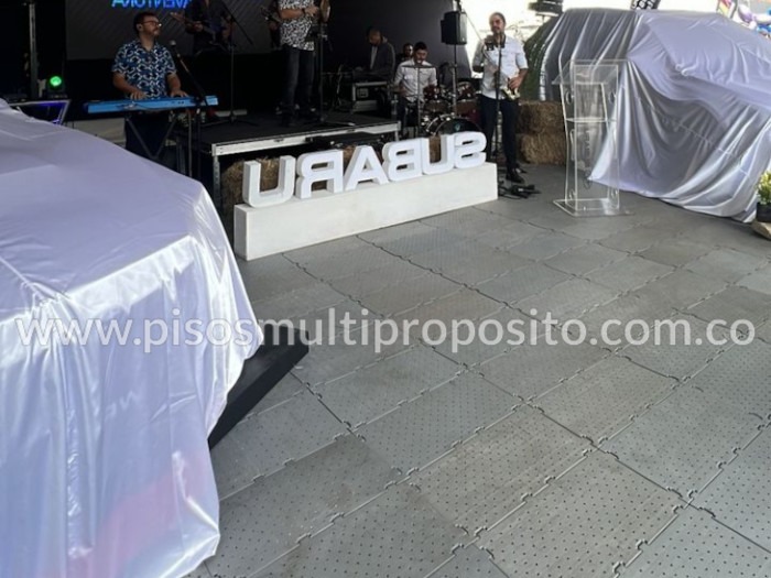 Piso MultiEventos evento comercial automotriz. Bogotá - 2024