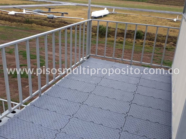 Piso MultiEventos containers escuela aviación. Cundinamarca - 2019